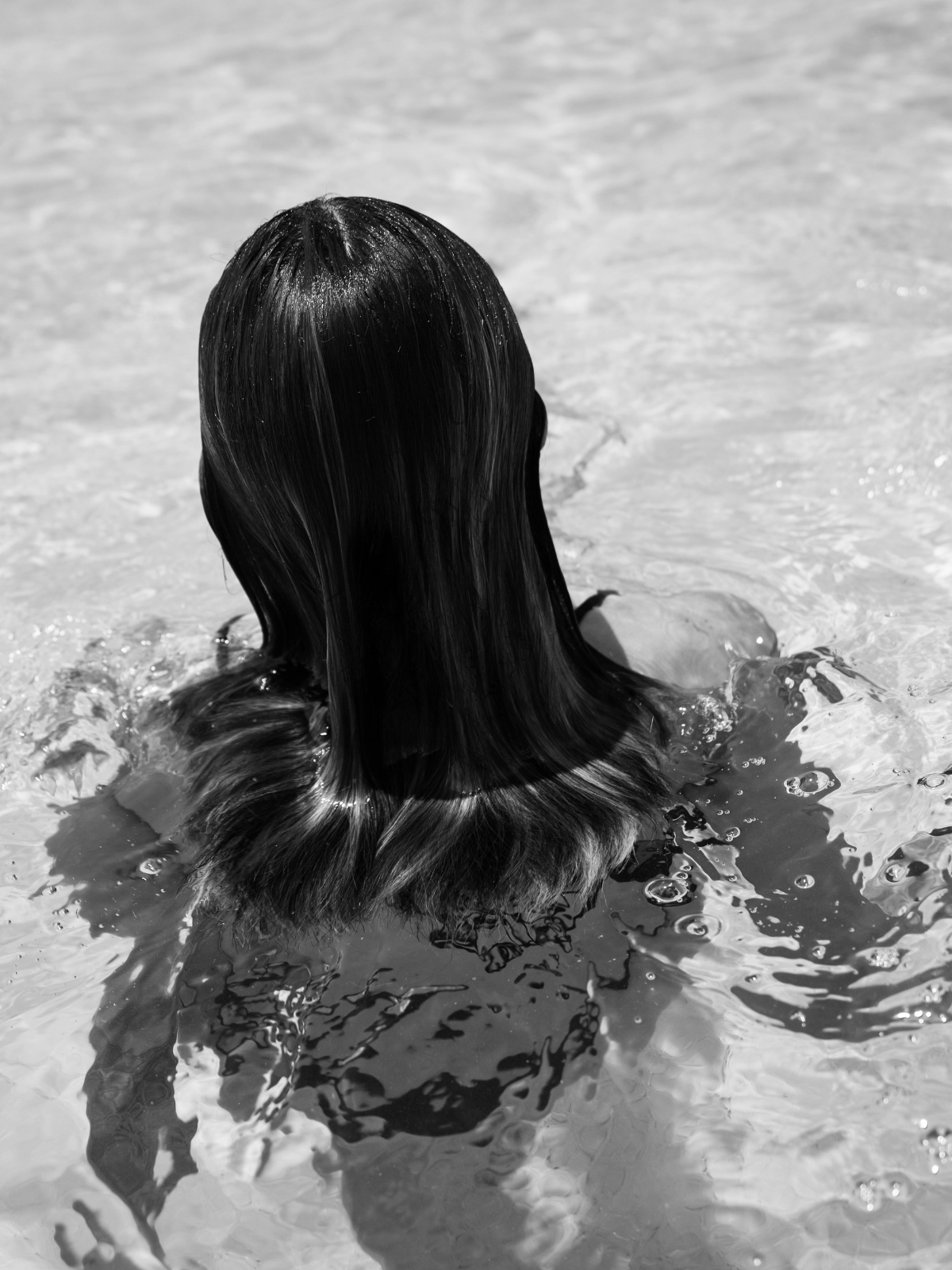 Comment protéger son cuir chevelu et ses cheveux de l'eau de piscine?