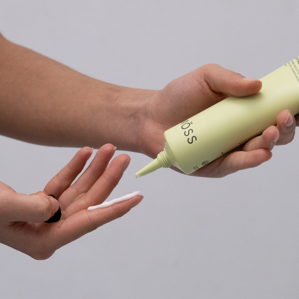 Trio Scalp rebalancing treatment: 4 to 6 months of scalp care
